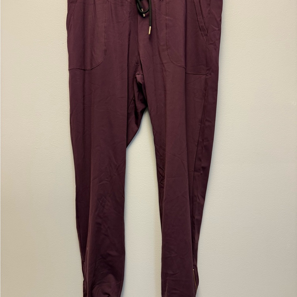 Zyia Active Womens Unwind Joggers Size Medium Plum Elastic Waist Pockets Sweats